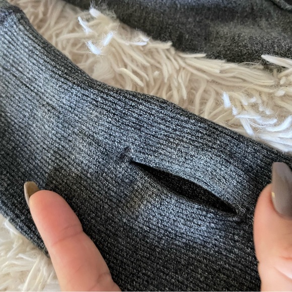 Lululemon Heather Ed coal Tea Lounge Pullover like new condition size4 - Picture 4 of 5